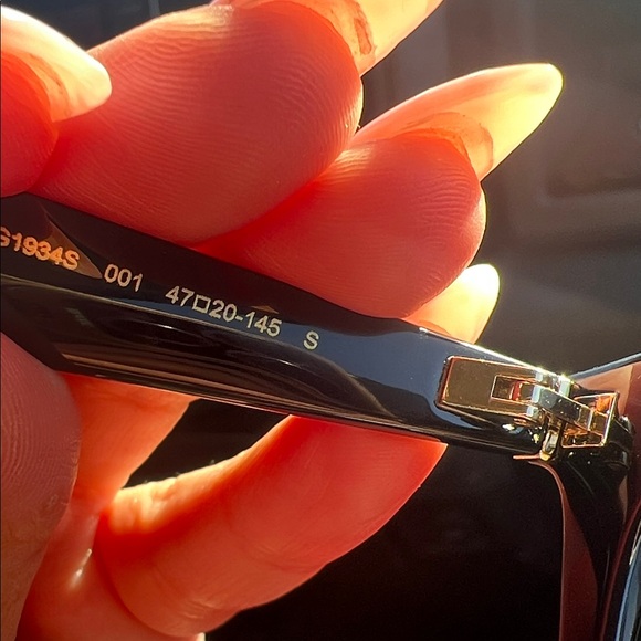 Gucci 1934 Black Sunglasses - Picture 7 of 8